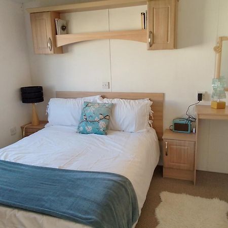 Private Caravan Situated At Parkdean Holiday Resort St Margaret'S At Cliffe Number 18 Exterior photo