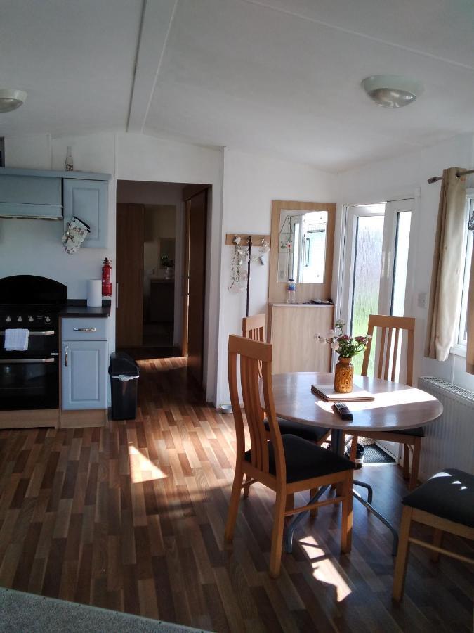 Private Caravan Situated At Parkdean Holiday Resort St Margaret'S At Cliffe Number 18 Exterior photo